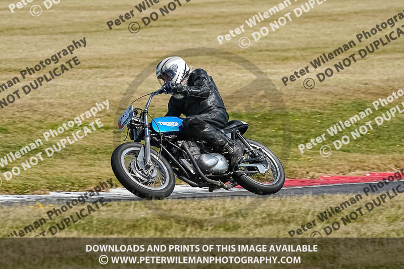 cadwell park;cadwell park photographs;cadwell trackday photographs;enduro digital images;event digital images;eventdigitalimages;peter wileman photography;racing digital images;trackday digital images;trackday photos